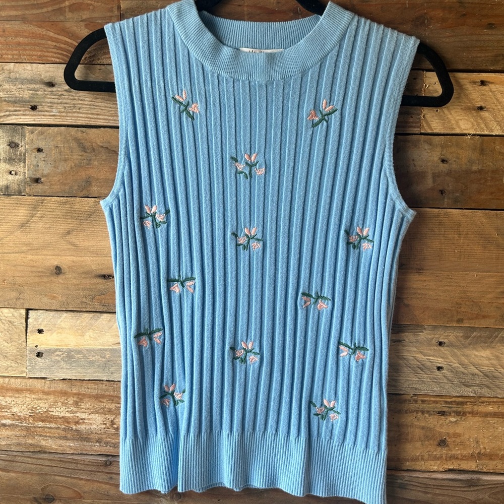 NWT *** VILA MILANO Blue Flower Embroidered Sweater Vest